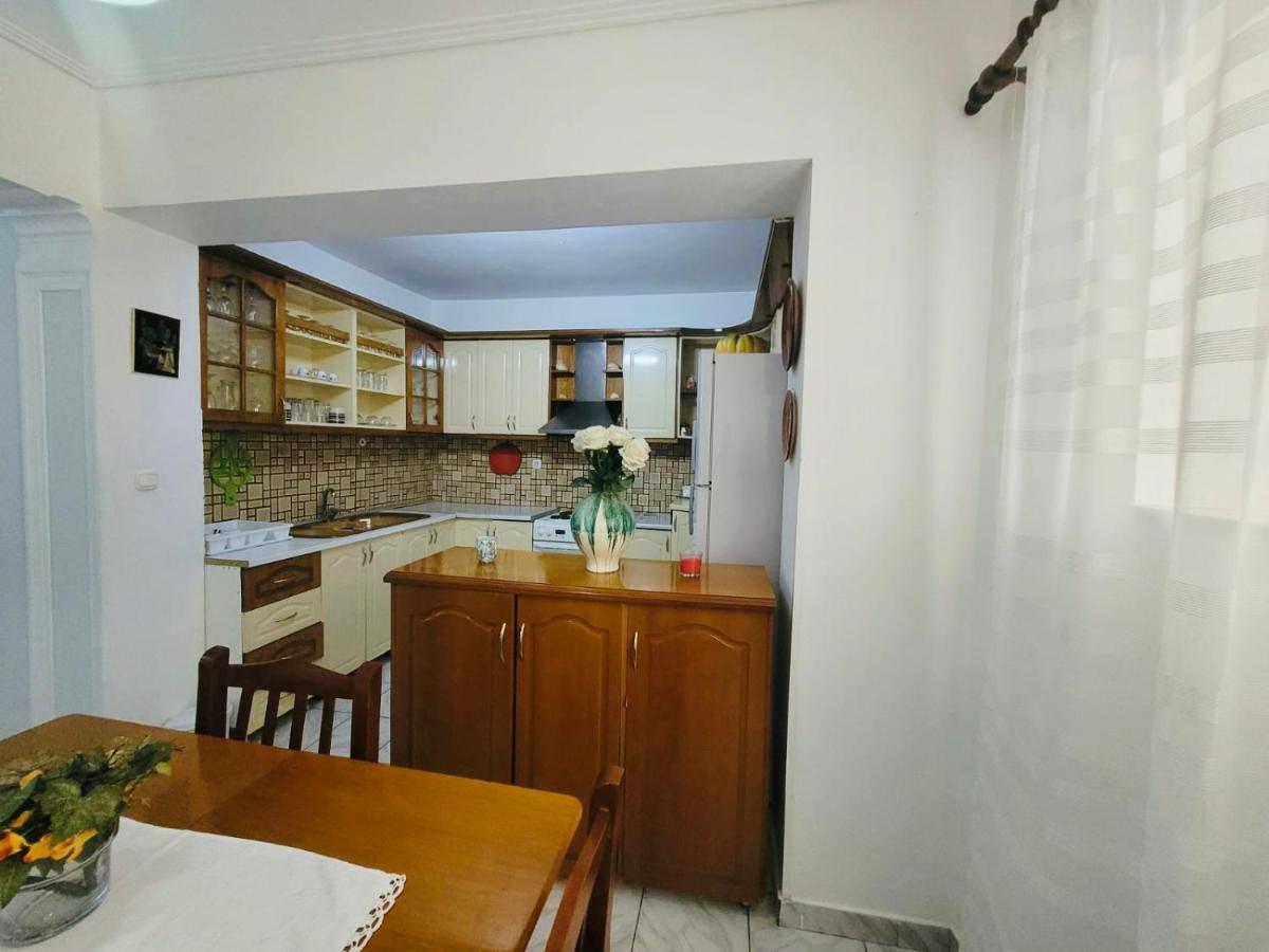 Anis Apartments Sarandë Exteriér fotografie