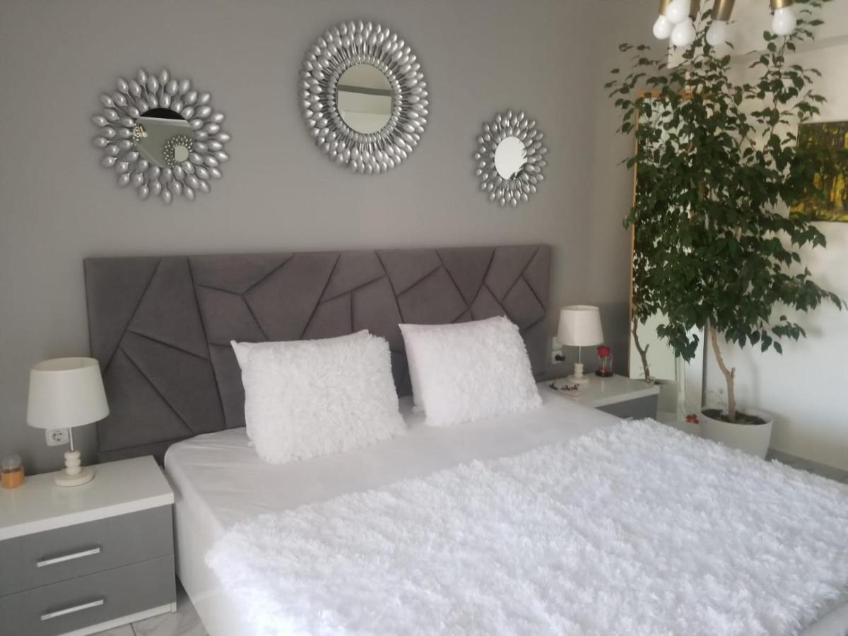 Anis Apartments Sarandë Exteriér fotografie
